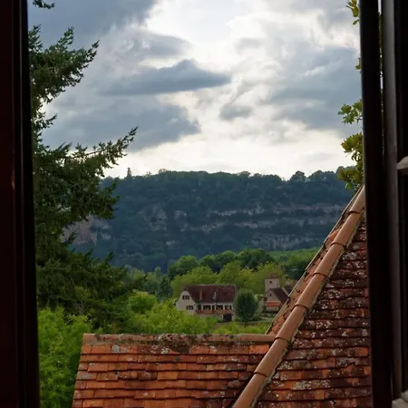 The Parrot House Floirac (Lot)