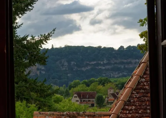 La Maison Au Perroquet Village Typique En Pierre Floirac (Lot)