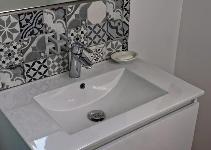 Hébergement de vacances La Maison Au Perroquet Village Typique En Pierre *