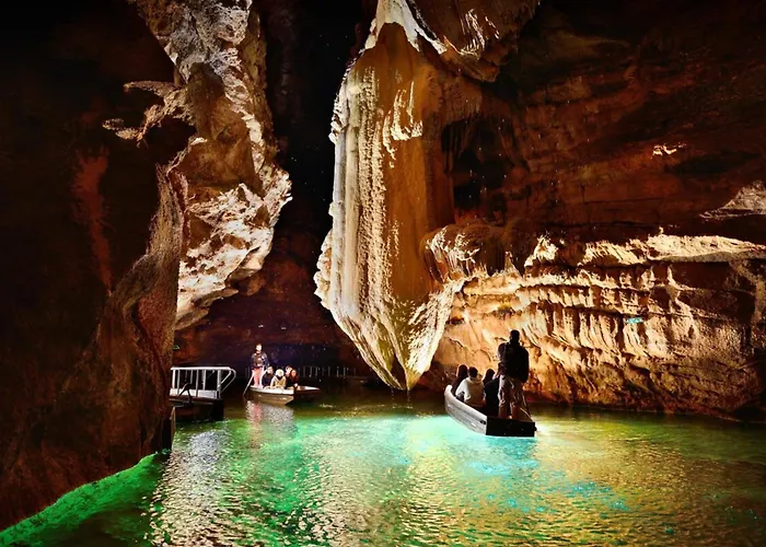 La Maison Au Perroquet Village Typique En Pierre